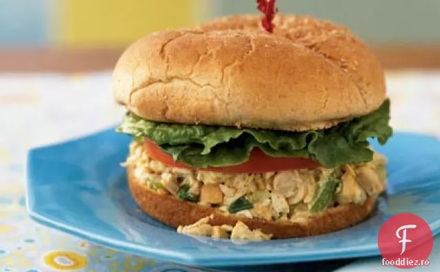 Sandwich-Uri Cu Salată De Pui De Caju