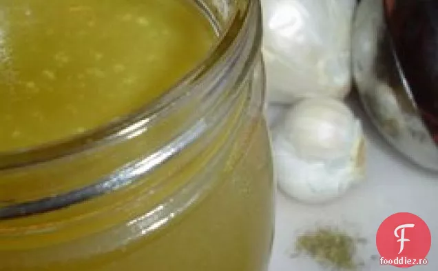 Supă de pui într-un aragaz lent