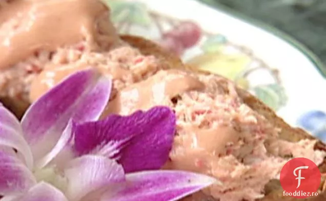 Sandwich Cu Salată De Crab Cu Față Deschisă