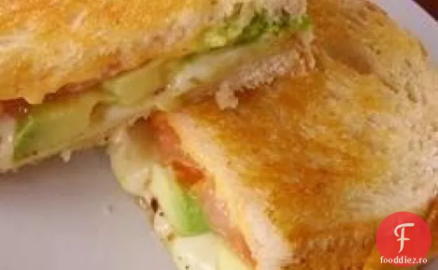 Crescut Sandwich Cu Brânză La Grătar