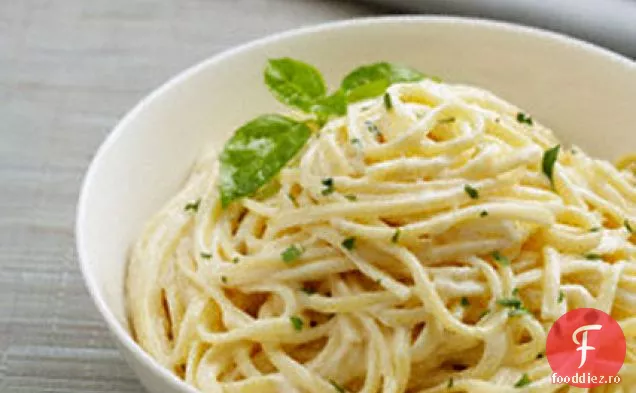 Spaghetti Aglio e Olio (paste cu ulei și usturoi)