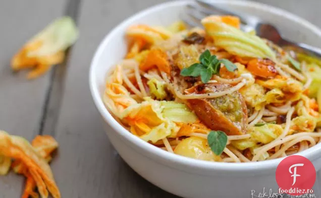Spaghete De Vară Cu Roșii Prăjite Cu Flori De Dovleac