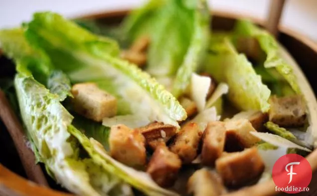Salată Caesar