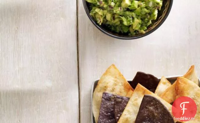 Guacamole Cu Chipsuri De Tortilla Cu Praf De Chimen