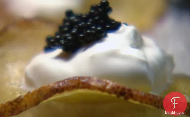 Chipsuri de cartofi cu creme Fraiche și Caviar