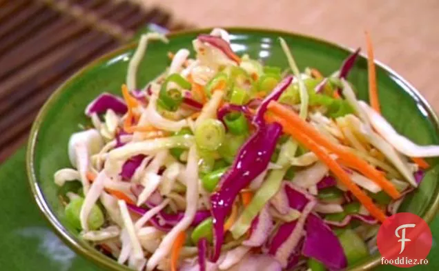 Edamame și Scallion Slaw cu pansament de var portocaliu