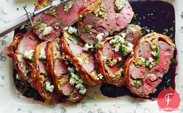 Gorgonzola-filet de vită umplut cu sos de vin de Port