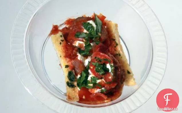 Chifteluțe cu sos de duminică, Ricotta bătută și salată de roșii Cherry