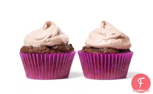 Cupcakes De Ciocolată Cu Glazură De Bezea