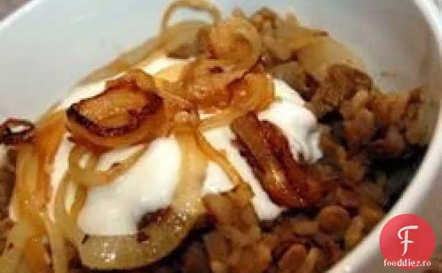 Linte și orez cu ceapă prăjită (Mujadarrah)