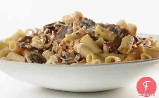 Pui și ciuperci cu Rigatoni
