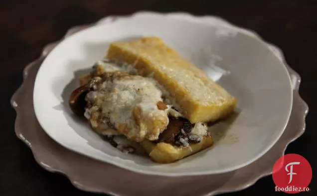 Polenta stivuite și caserola de ciuperci