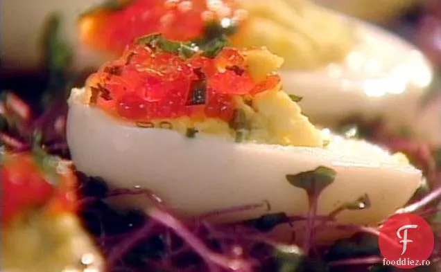 Ouă umplute cu Caviar: Yaitsa Farshirovanniye Krasnoy Ikroy
