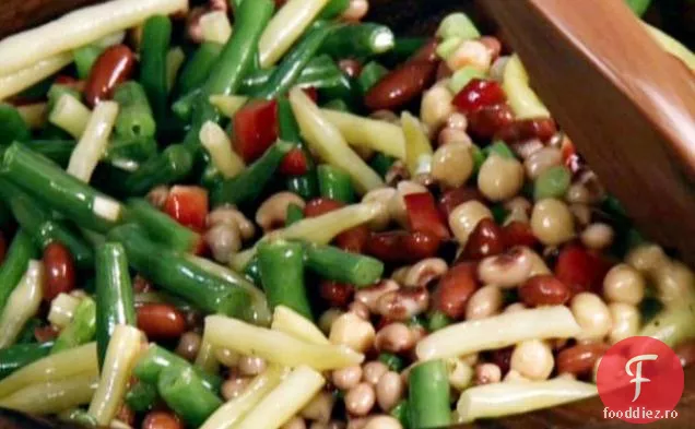 Salată de cinci fasole cu vinaigretă de șampanie