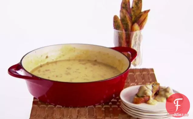 Bere și Fondue de cârnați italieni
