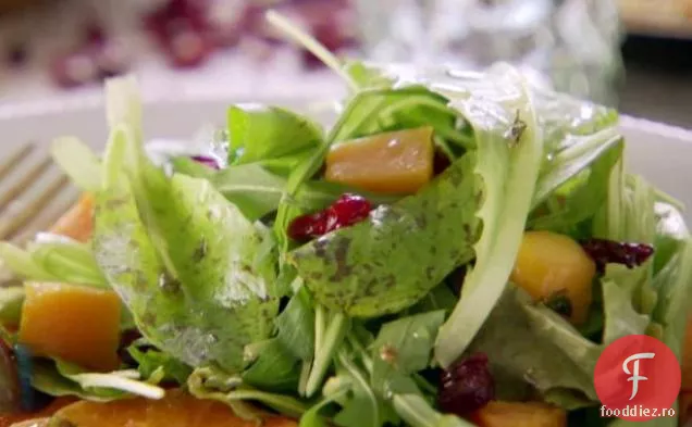 Salată caldă de dovlecei de Butternut cu vinetă de mandarină-rozmarin