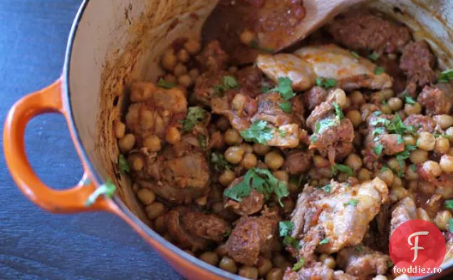Pui Prăjit Și Chorizo Cu Fasole Garbanzo
