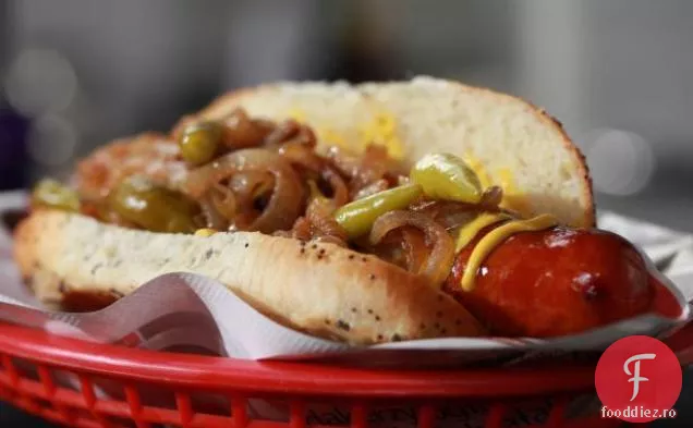Maxwell St. Stil Polonez Cârnați Sandwich