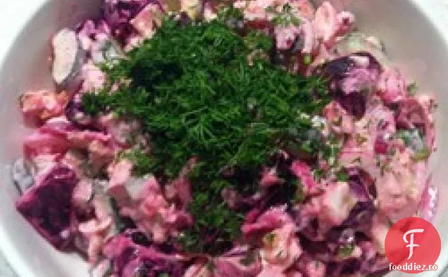 Salată de sfeclă și castraveți