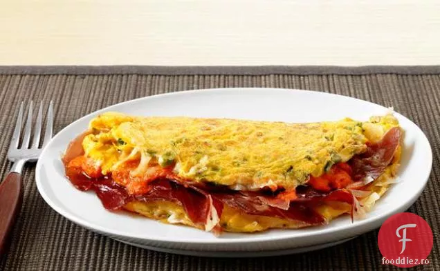 Omletă spaniolă cu sos Romesco