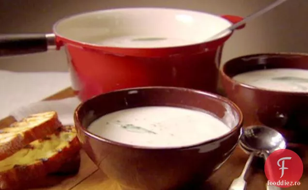 Supă de fasole albă toscană și usturoi