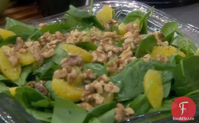 Salată de spanac și nucă cu vinetă de cimbru