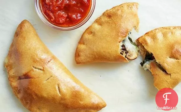Carne de vită integrală, ciuperci și spanac Calzone