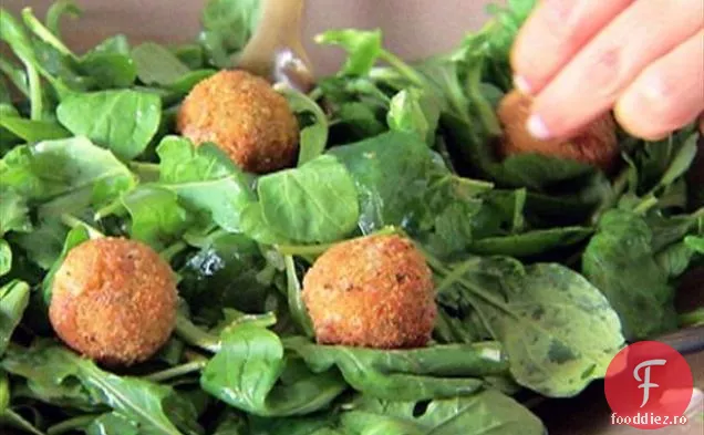 Salată de rucola cu Gorgonzola prăjită