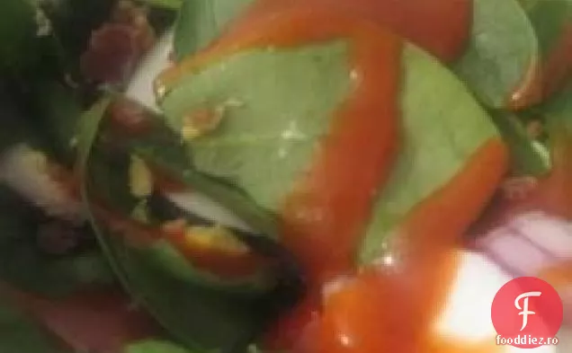 Salată de spanac ușoară și minunată