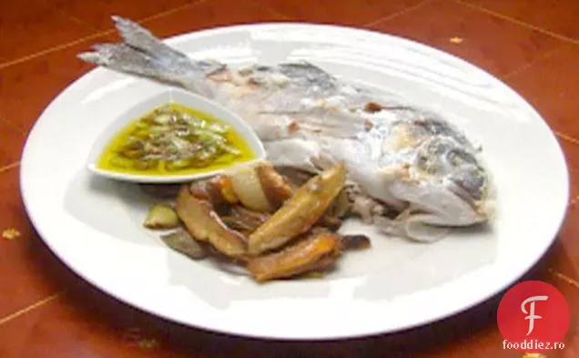 Dorada de mare în sare de mare cu Salsa Verde