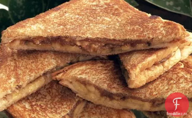 Paula ' s Fried unt de arahide și sandwich cu banane