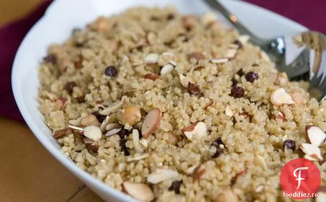 Pilaf De Quinoa Cu Năut, Coacăze Și Migdale