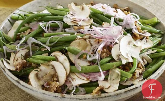 Salată de fasole verde și ciuperci