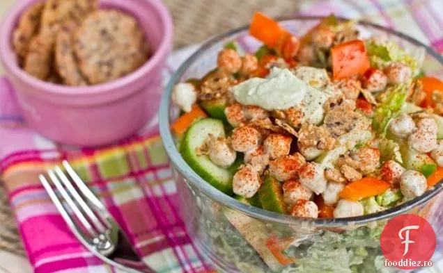Salată De Năut Cu Sos De Avocado Tahini