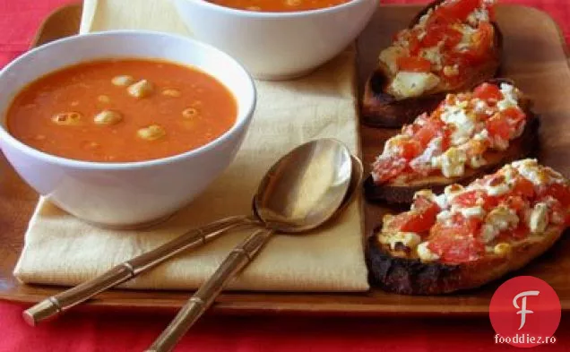 Tocană De Năut Condimentată Cu Pâine Prăjită Feta