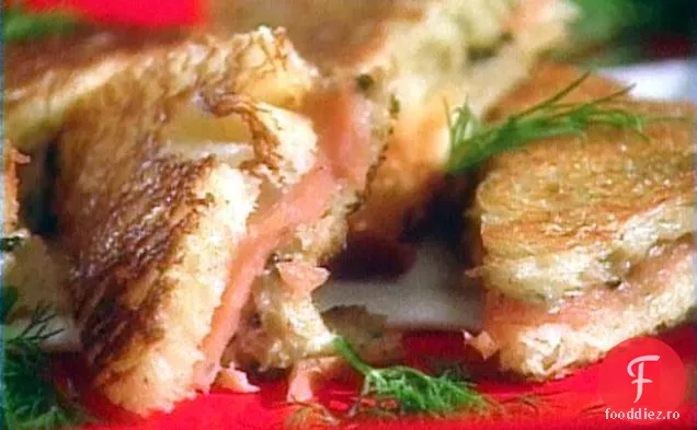 Somon afumat și caviar Panini