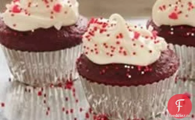 Cupcakes Clasice Din Catifea Roșie