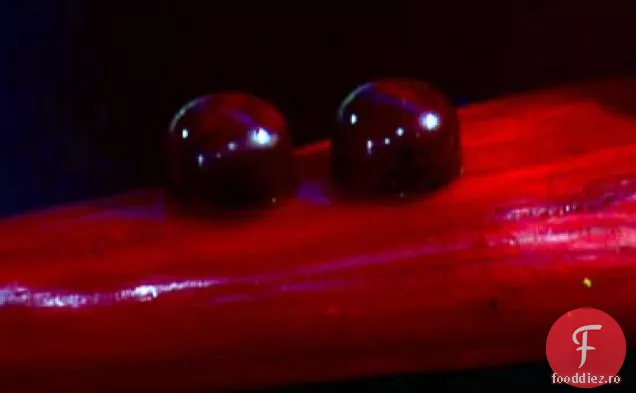 Cayenne Ganache și bomboane de ciocolată umplute cu jeleu de lămâie