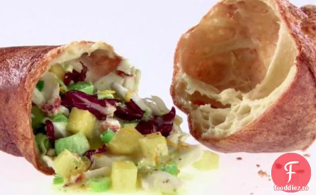 Popovers umplute cu salată tocată de Crab, Avocado și Mango