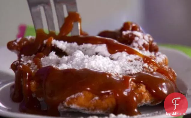 Beignets de cidru de mere cu sos de unt-Bourbon