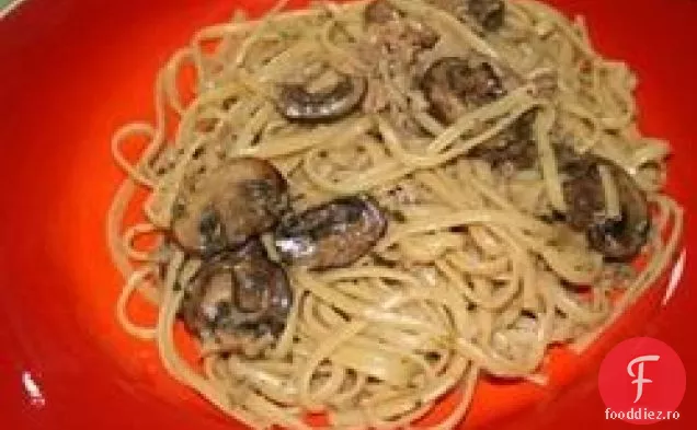 Linguine cu sos de scoici și ciuperci Baby Portobello