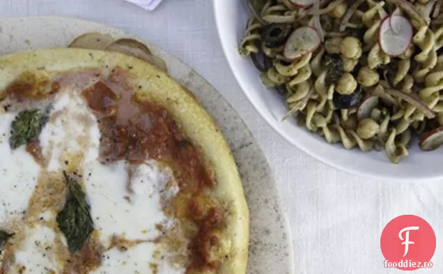 Pizza Margherita Cu Salată De Paste Pesto