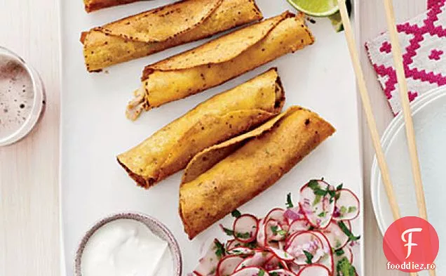 Tortilla crocantă de porumb cu pui și Cheddar