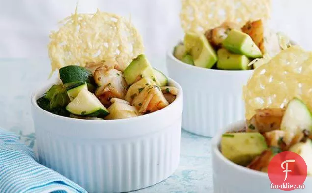Salată de creveți și Avocado cu chipsuri Frico