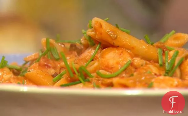 Paste de fructe de mare cu sos de cremă de roșii Sherry