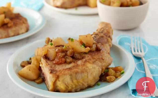 Cotlet de porc prăjit de pui cu chutney de pere