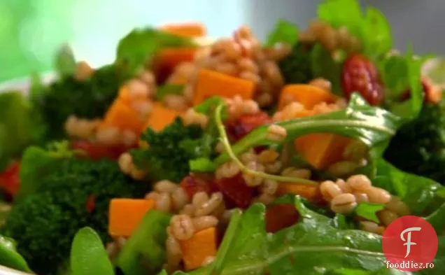 Salată de ardei afumat cu Broccoli și orz