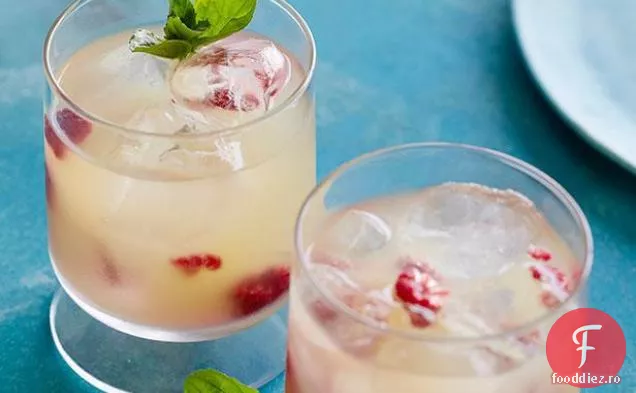 Pineapple-Zmeură Rom Refresher