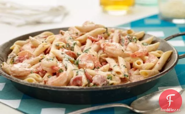 Penne cu creveți și sos de cremă Herbed