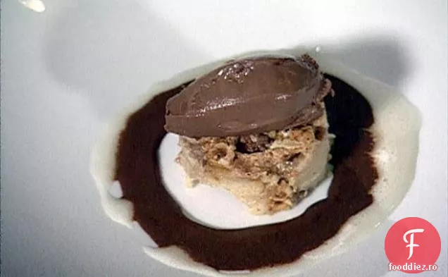 Budincă De Pâine Rocky Road Cu Sos De Marshmallow